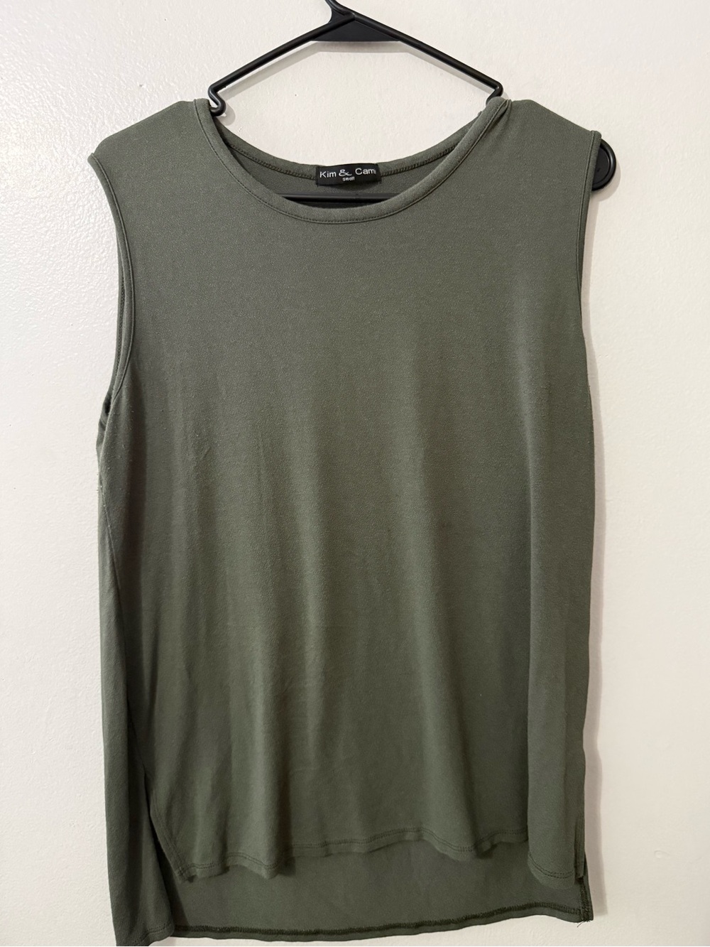 Kim & Cami Olive Sleeveless Crewneck Tank